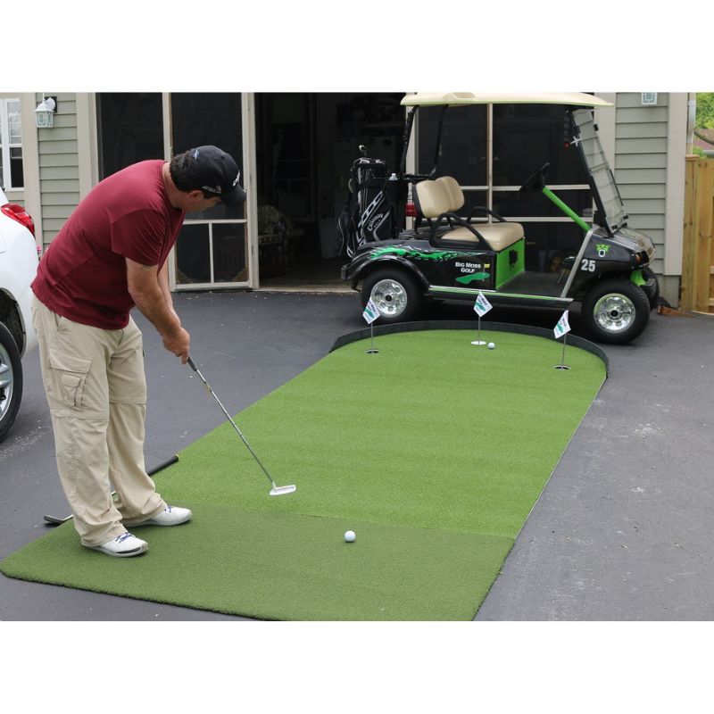 Big Moss Golf Commander Patio Series Putting & Chipping Green in 15x6 foot option with golfer putting.