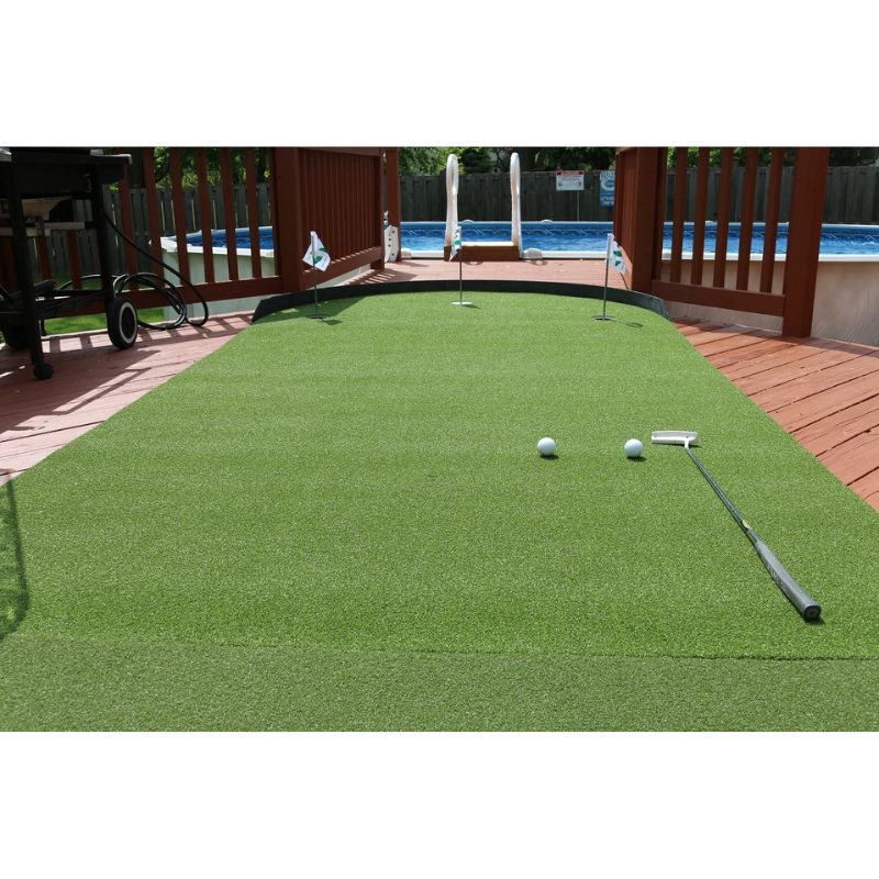 Big Moss Golf Commander Patio Series Putting & Chipping Green in 15x6 foot option close view.