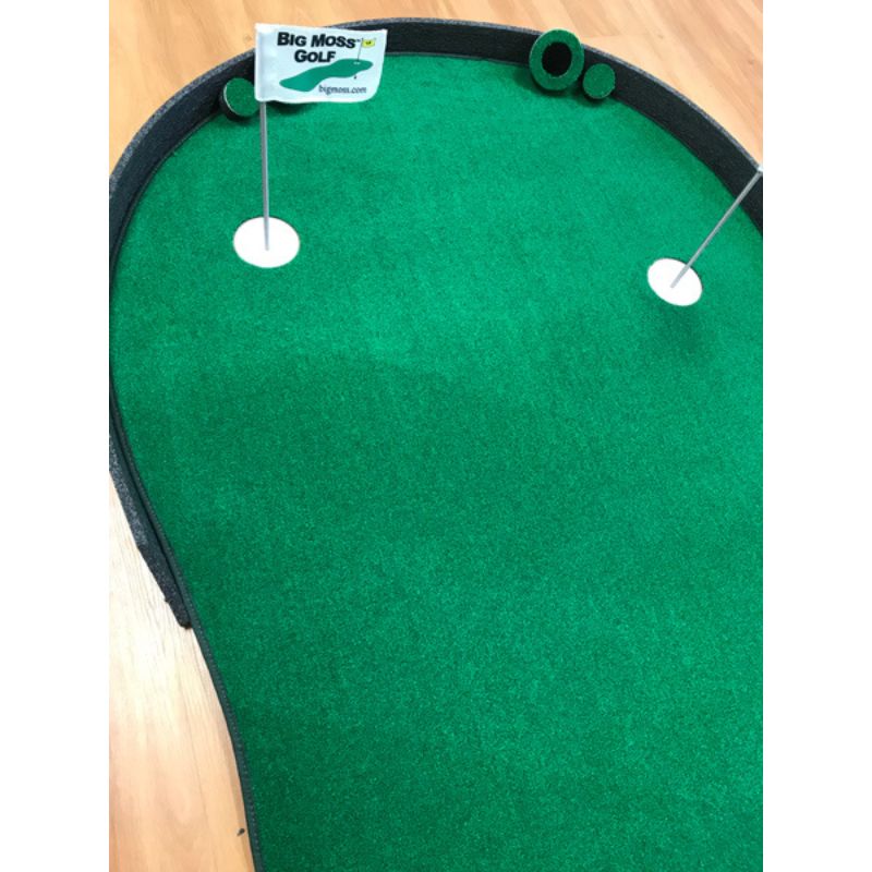 Big Moss Golf The Augusta 410 V2 putting green close view.
