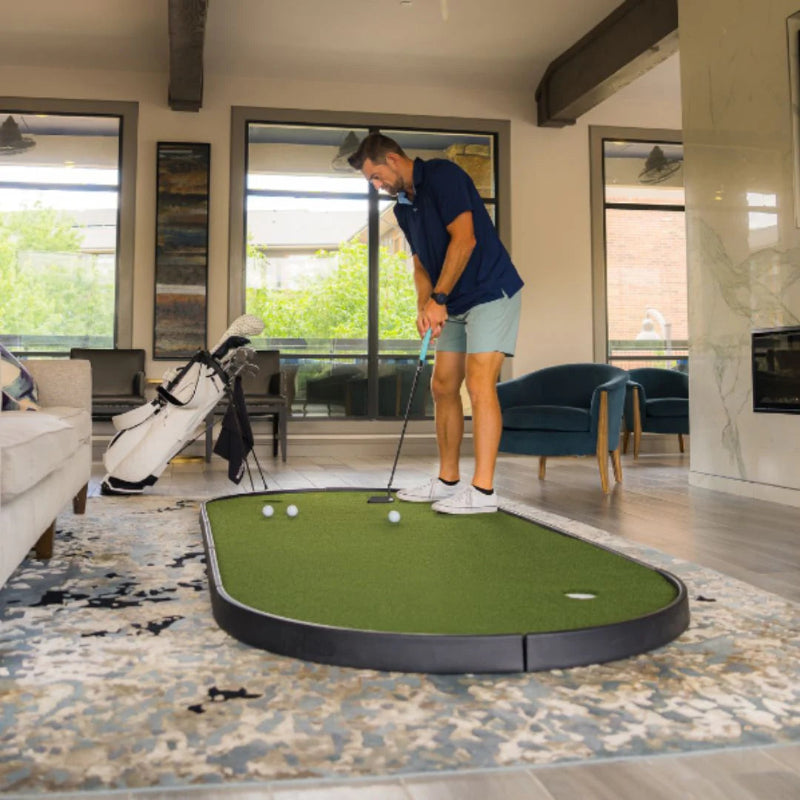 SIGPRO Gimme Putting Green with Golfer.