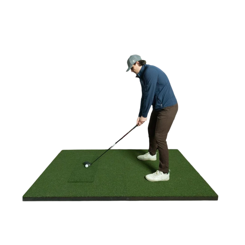 SIGPRO Softy 4 x 7 Golf Mat centered golfer.